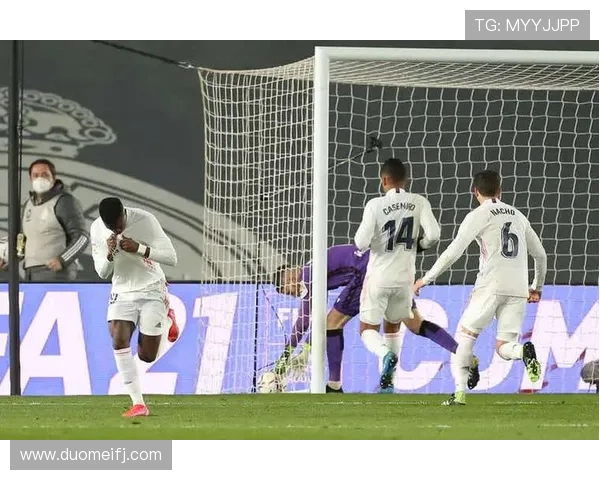 维尼修斯马德里住宅突发火灾桑拿房毁于一旦所幸无人员伤亡