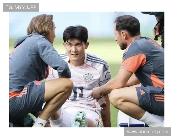 金玟哉在比赛中的惊人失误引发热议与质疑是否符合拜仁标准